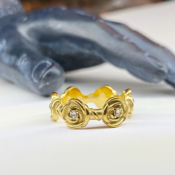 NEW Rhinestone Rose Crown Statement Ring - Picture 7 of 9